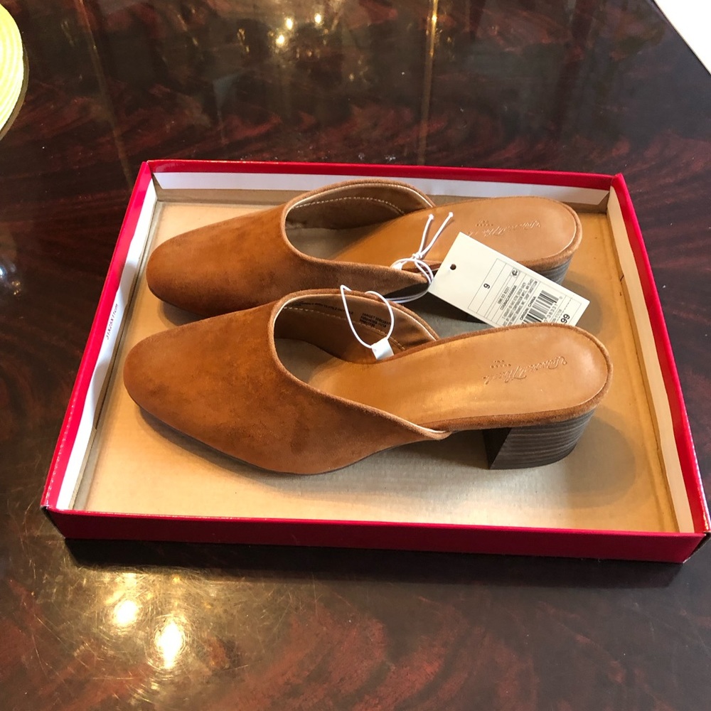 Women’s shoes.